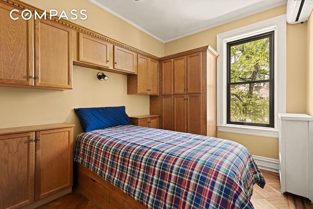 573 16th Street, New York City, NY 11215