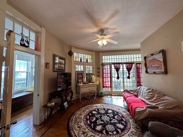 915 E 5th, Texarkana, AR 71854