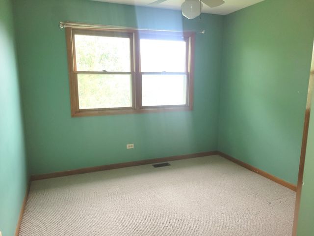 405 S Wenbriar Square, Addison, IL 60101