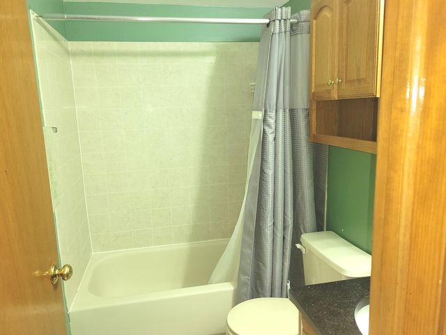 405 S Wenbriar Square, Addison, IL 60101