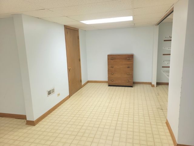 405 S Wenbriar Square, Addison, IL 60101