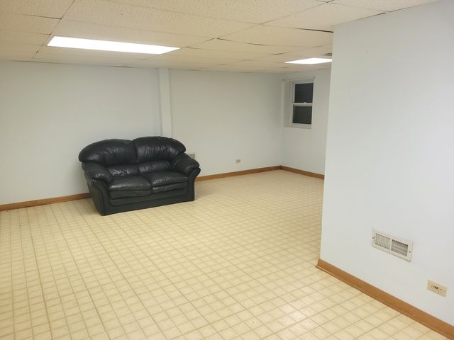 405 S Wenbriar Square, Addison, IL 60101