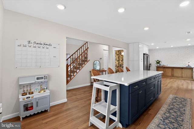 6 ASPEN CT, Newtown, PA 18940