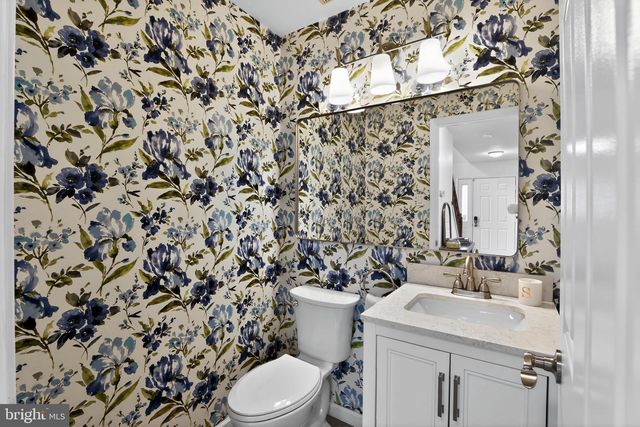 6 ASPEN CT, Newtown, PA 18940