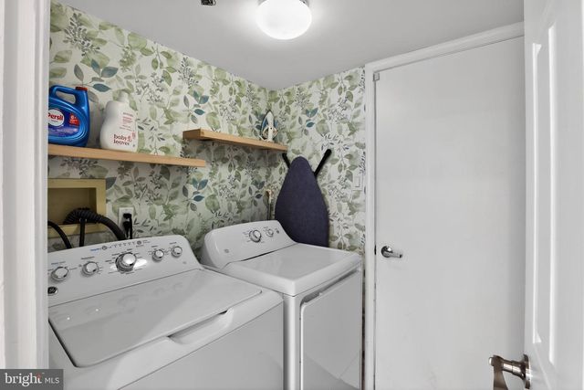 6 ASPEN CT, Newtown, PA 18940