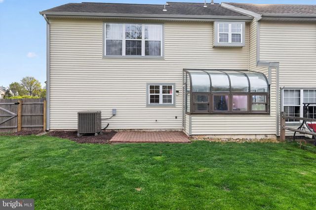 6 ASPEN CT, Newtown, PA 18940