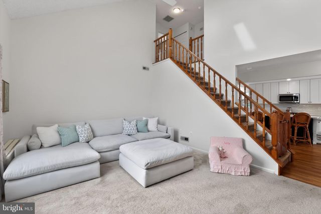 6 ASPEN CT, Newtown, PA 18940