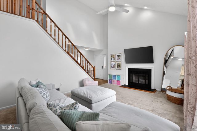 6 ASPEN CT, Newtown, PA 18940