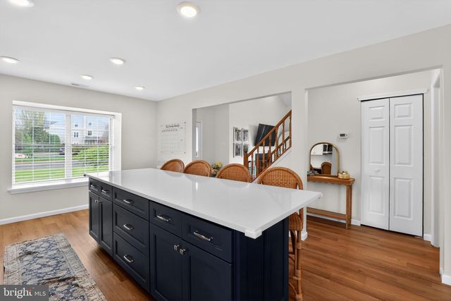 6 ASPEN CT, Newtown, PA 18940