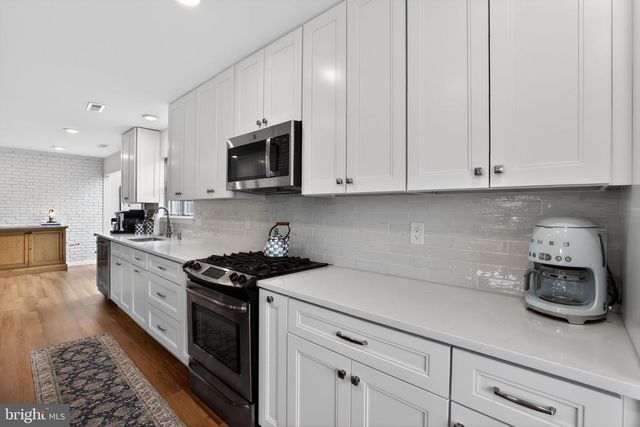 6 ASPEN CT, Newtown, PA 18940