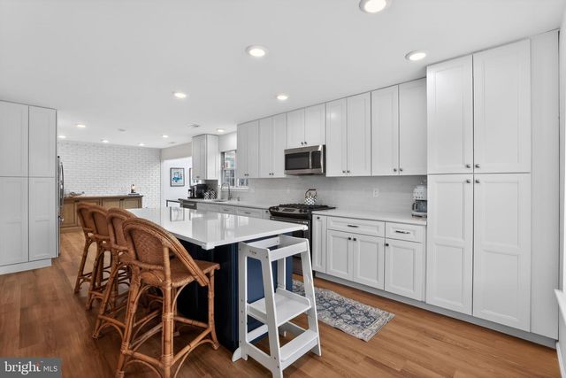 6 ASPEN CT, Newtown, PA 18940