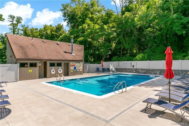 343 N Greeley Avenue, Chappaqua, NY 10514