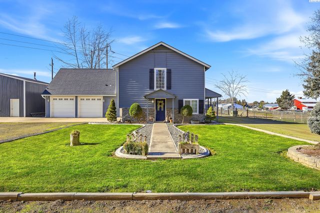 90 White Dr, Burbank, WA 99323