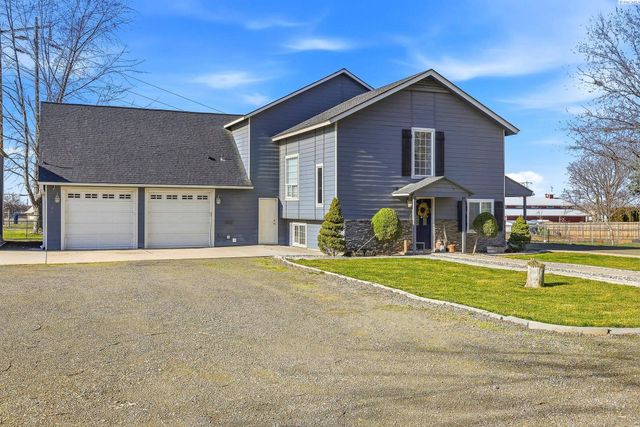 90 White Dr, Burbank, WA 99323