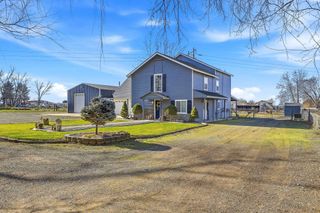 90 White Dr, Burbank, WA 99323