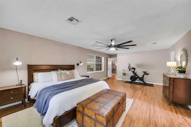 15607 Artoys Drive, Tomball, TX 77377