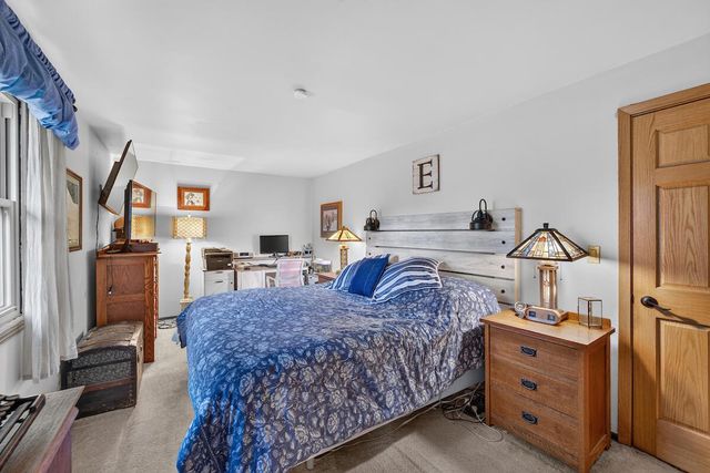 8323 10 PLACE, Kenosha, WI 53144