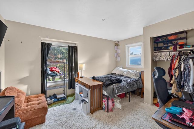 8323 10 PLACE, Kenosha, WI 53144