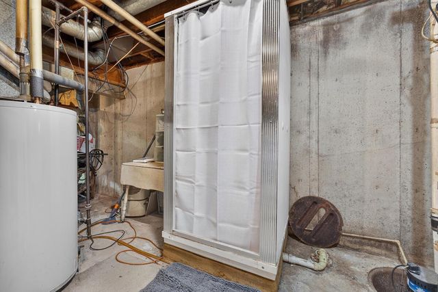 8323 10 PLACE, Kenosha, WI 53144