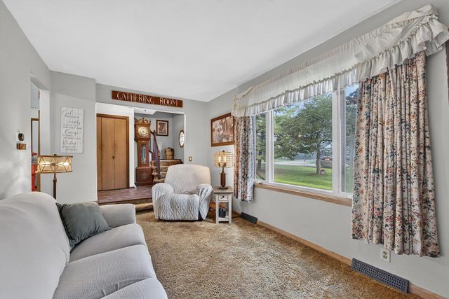 8323 10 PLACE, Kenosha, WI 53144