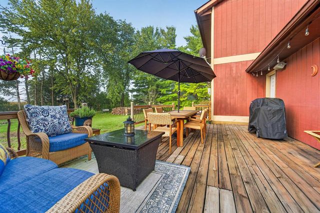 8323 10 PLACE, Kenosha, WI 53144
