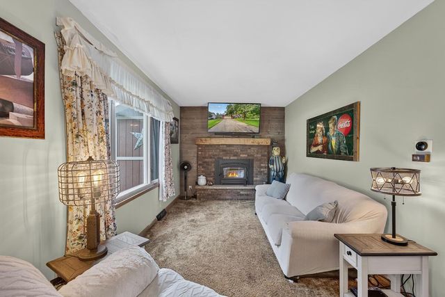 8323 10 PLACE, Kenosha, WI 53144