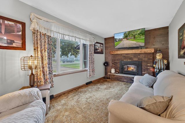 8323 10 PLACE, Kenosha, WI 53144