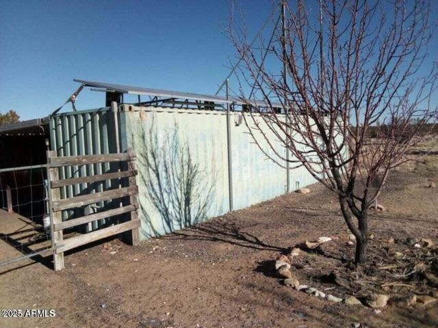 5803 DARK CANYON Drive, Winslow, AZ 86047