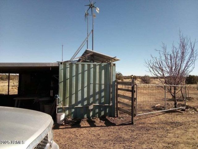 5803 DARK CANYON Drive, Winslow, AZ 86047