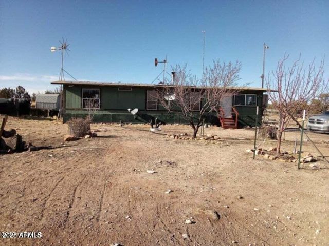 5803 DARK CANYON Drive, Winslow, AZ 86047