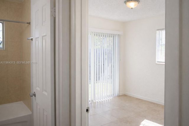 932 Moffett St 4, Hallandale Beach, FL 33009