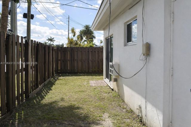 932 Moffett St 4, Hallandale Beach, FL 33009