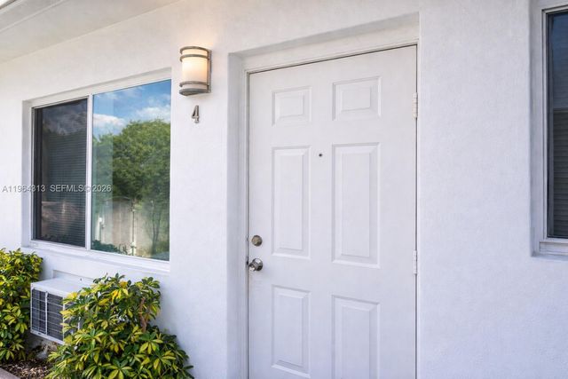 932 Moffett St 4, Hallandale Beach, FL 33009