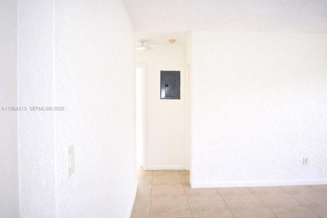 932 Moffett St 4, Hallandale Beach, FL 33009