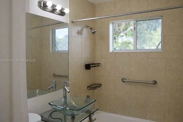 932 Moffett St 4, Hallandale Beach, FL 33009