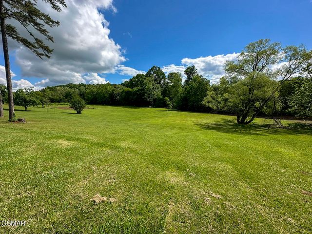 2218 Harvest Lane, Dandridge, TN 37725