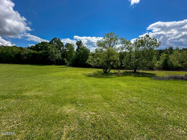 2218 Harvest Lane, Dandridge, TN 37725