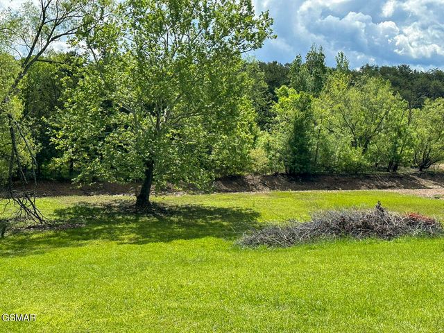 2218 Harvest Lane, Dandridge, TN 37725