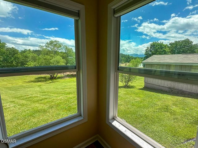 2218 Harvest Lane, Dandridge, TN 37725