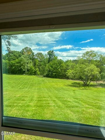 2218 Harvest Lane, Dandridge, TN 37725