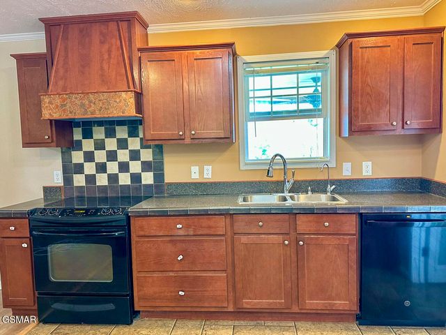 2218 Harvest Lane, Dandridge, TN 37725