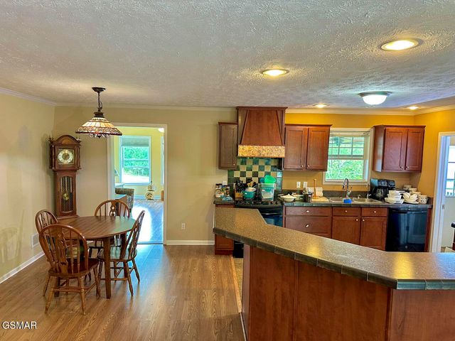 2218 Harvest Lane, Dandridge, TN 37725