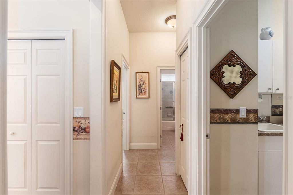 Image 27 of property listing at 3865 SE 52ND AVENUE, Ocala, FL 34480