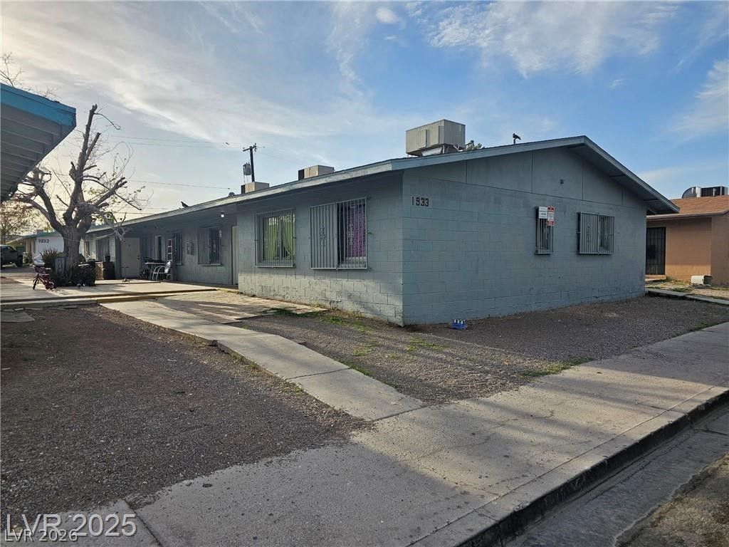 1933 Alwill Street A, Las Vegas, NV 89106