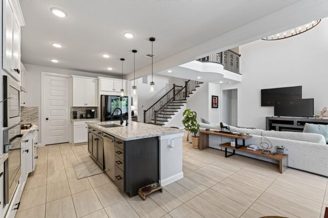 27 Floral Vista Drive, Tomball, TX 77375