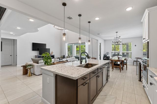 27 Floral Vista Drive, Tomball, TX 77375