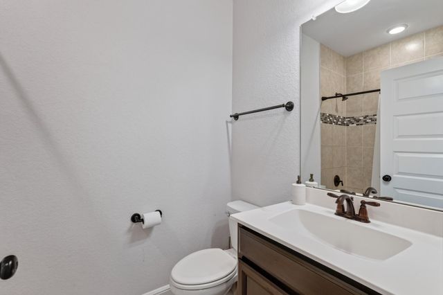 27 Floral Vista Drive, Tomball, TX 77375
