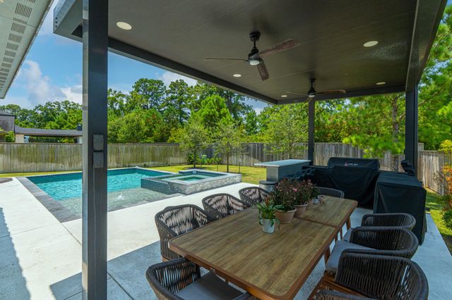 27 Floral Vista Drive, Tomball, TX 77375