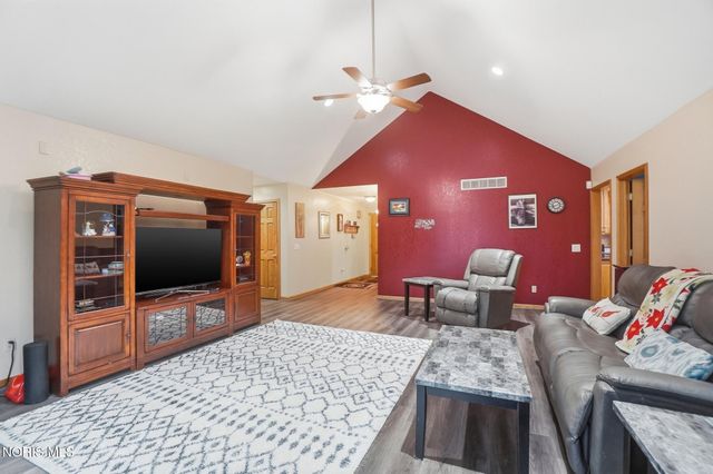13095 Huffman Road, Bowling Green, OH 43402
