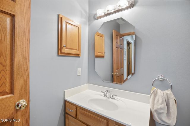 13095 Huffman Road, Bowling Green, OH 43402